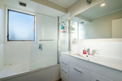 Photo of property in 62 Finlayson Avenue, Clendon Park, Auckland, 2103