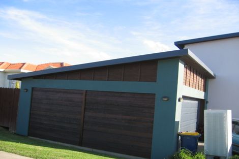 Photo of property in 13 Medallion Drive, Oteha, Auckland, 0632