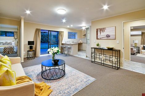 Photo of property in 28 Nicholas Gibbons Drive, Clendon Park, Auckland, 2103
