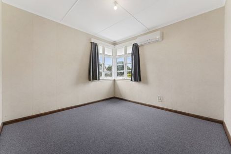 Photo of property in 34 Pahiatua Street, Hokowhitu, Palmerston North, 4410