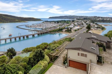 Photo of property in 62 Kiriwai Road, Paremata, Porirua, 5024