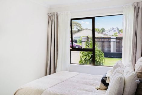 Photo of property in 109 Prince Regent Drive, Half Moon Bay, Auckland, 2012