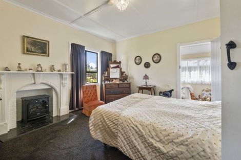 Photo of property in 17 Graham Street, Eltham, 4322