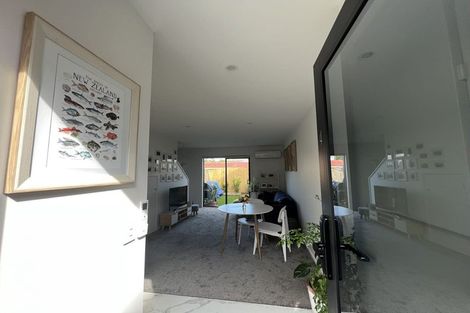 Photo of property in 4/10 Yeovil Road, Te Atatu Peninsula, Auckland, 0610