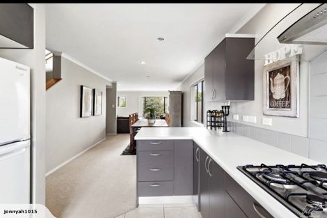 Photo of property in 7 Vicente Place, Oteha, Auckland, 0632