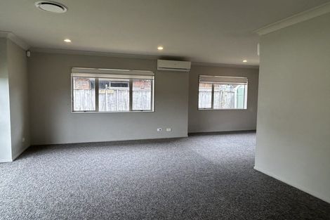 Photo of property in 8 Girvan Terrace, Wattle Downs, Auckland, 2103