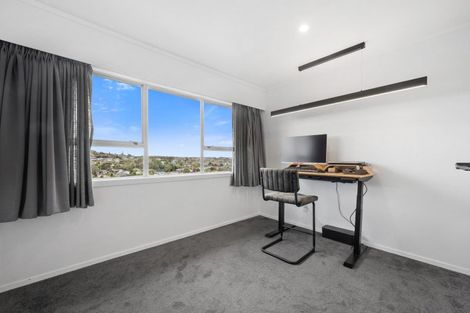 Photo of property in 1/43 Shanaway Rise, Hillcrest, Auckland, 0627