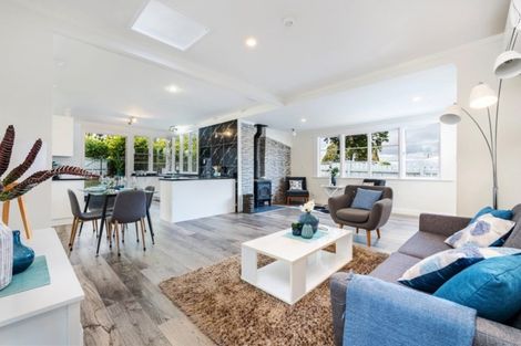 Photo of property in 1 Luckens Road, West Harbour, Auckland, 0618