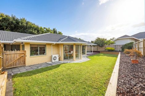 Photo of property in 94 Westerham Drive, Dannemora, Auckland, 2016