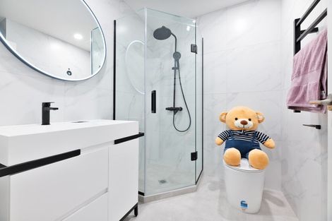 Photo of property in 10/3 Matuhi Rise, Henderson, Auckland, 0612