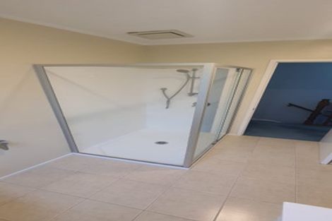 Photo of property in 2/7 Roseberry Avenue, Birkenhead, Auckland, 0626