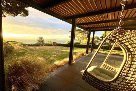 Photo of property in 11 Richmond Road, Mahina Bay, Lower Hutt, 5013