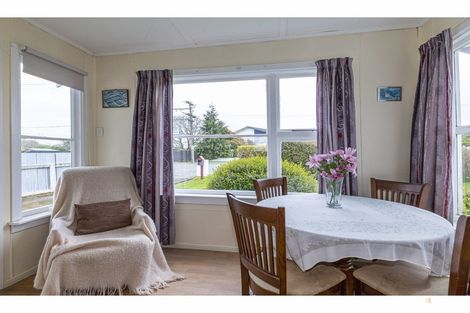 Photo of property in 28 Augustine Street, Waimate, 7924