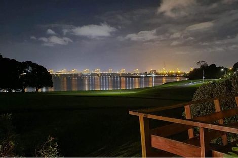 Photo of property in 2 Shortt Avenue, Mangere Bridge, Auckland, 2022