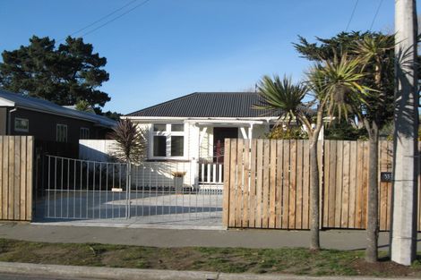 Photo of property in 53 Bowhill Road, New Brighton, Christchurch, 8083