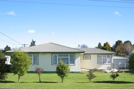 Photo of property in 10 Grey Street, Marton, 4710