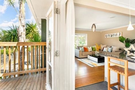 Photo of property in 48 Hilling Street, Titirangi, Auckland, 0604