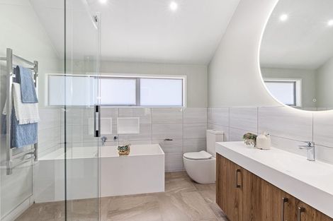 Photo of property in 170 Paremata Road, Paremata, Porirua, 5024