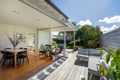 Photo of property in 28 Cumberland Avenue, Westmere, Auckland, 1022