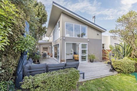 Photo of property in 8 Chatham Street, Berhampore, Wellington, 6023