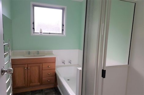 Photo of property in 9 Gloaming Hill, Titahi Bay, Porirua, 5022