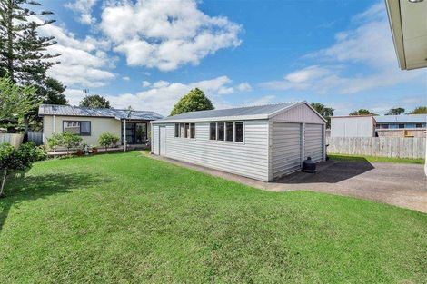 Photo of property in 59 Kelman Road, Kelston, Auckland, 0602