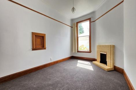 Photo of property in 72 Kelburn Parade, Kelburn, Wellington, 6012