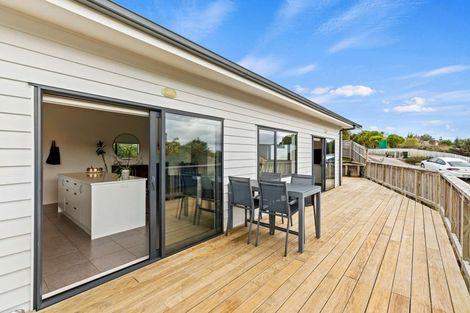 Photo of property in 14 Rauta Way, Helensville, 0800