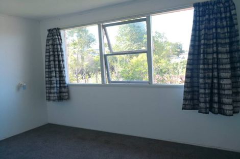 Photo of property in 24 Woodside Avenue, Northcote, Auckland, 0627