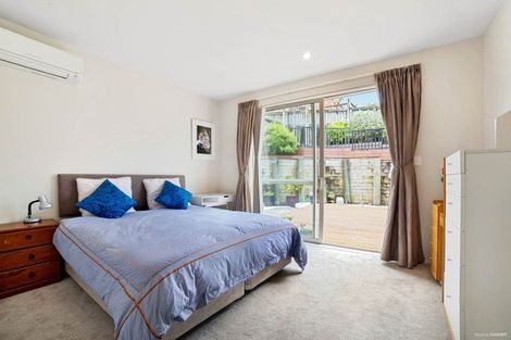 Photo of property in 17 Bintulu Place, Fairview Heights, Auckland, 0632