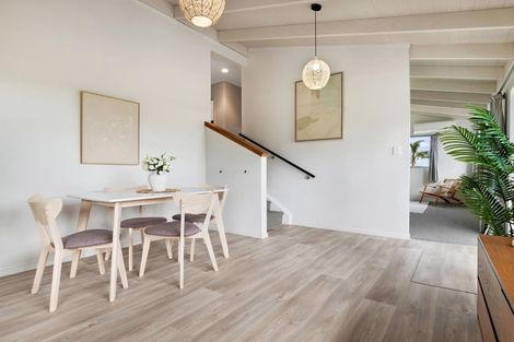 Photo of property in 2/32 Hand Road, Helensville, 0800