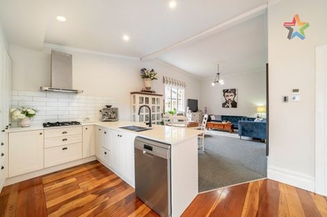 Photo of property in 32 Riddlers Crescent, Petone, Lower Hutt, 5012