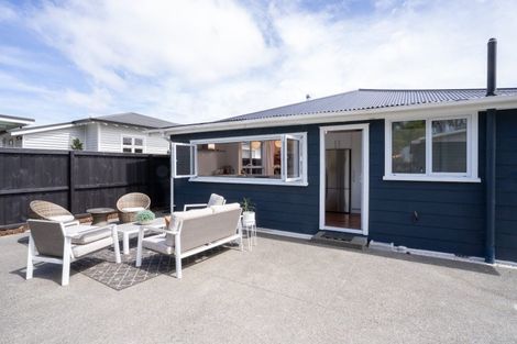 Photo of property in 8 Woodville Street, Edgeware, Christchurch, 8013