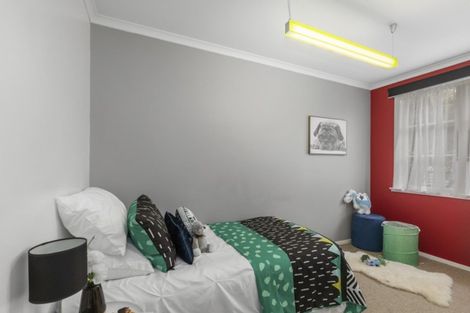 Photo of property in 5 Kopara Grove, Stokes Valley, Lower Hutt, 5019