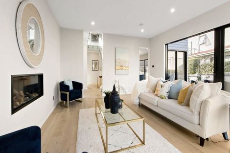 Photo of property in 47a Takutai Avenue, Half Moon Bay, Auckland, 2012