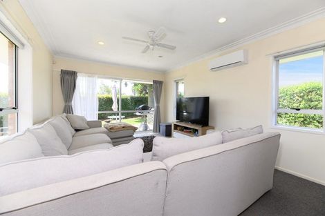 Photo of property in 72 Salisbury Road, Birkdale, Auckland, 0626