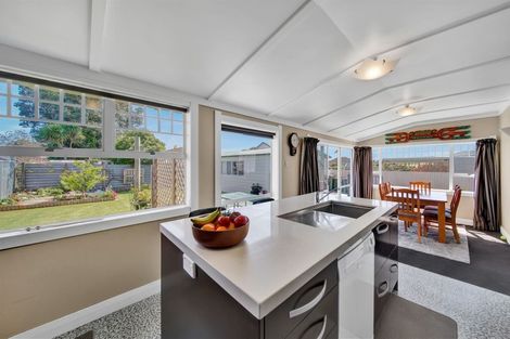 Photo of property in 29 Douglas Street, Hawera, 4610