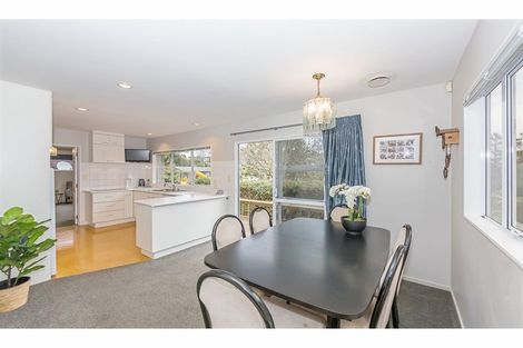 Photo of property in 2/26 Elliott Avenue, Bayview, Auckland, 0629