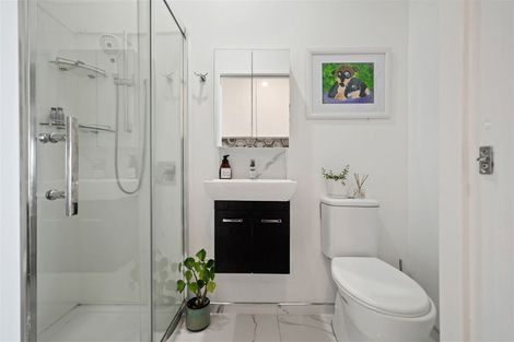 Photo of property in 94a Dyers Pass Road, Cashmere, Christchurch, 8022