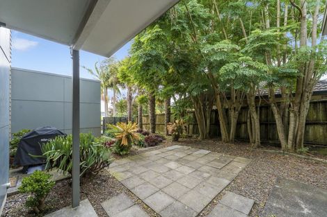 Photo of property in 8 Roy Maloney Drive, Henderson, Auckland, 0612