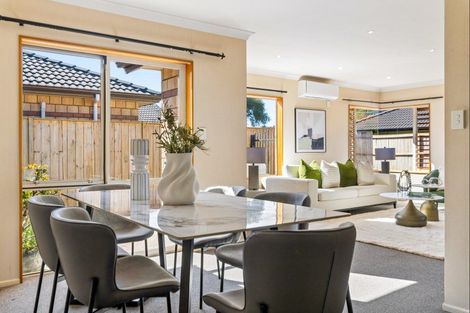 Photo of property in 14 Monash Place, Flat Bush, Auckland, 2016