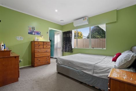 Photo of property in 2/1 Rakaia Rise, Clover Park, Auckland, 2019