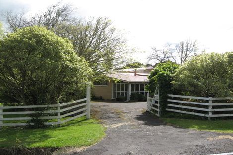 Photo of property in 21 Mcentee Road, Waitakere, Auckland, 0816