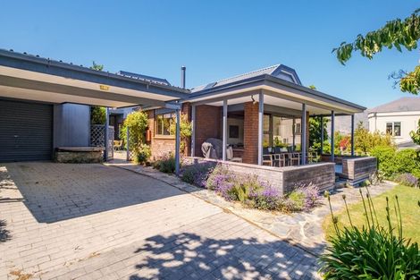 Photo of property in 12 Mulberry Lane, Wanaka, 9305