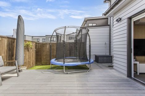 Photo of property in 17 Eyton Kay Road, Hobsonville, Auckland, 0616