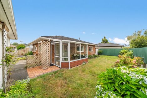 Photo of property in 3 Oak Street, Ebdentown, Upper Hutt, 5018