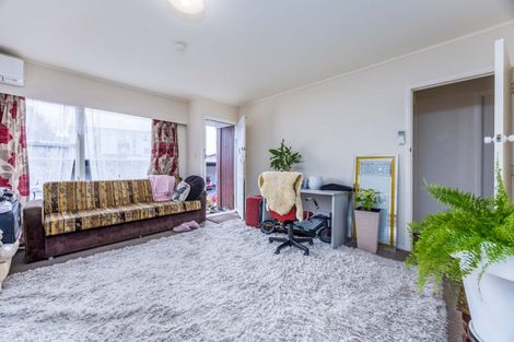 Photo of property in 28 Landscape Road, Papatoetoe, Auckland, 2025