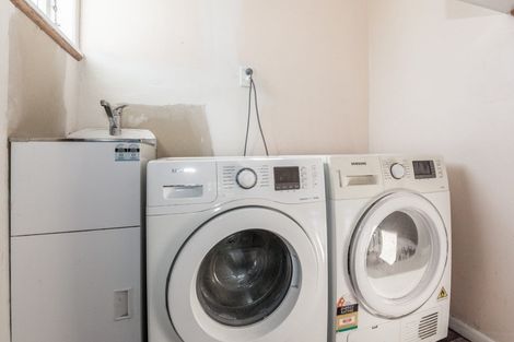 Photo of property in 233 Lumsden Place, Akina, Hastings, 4122