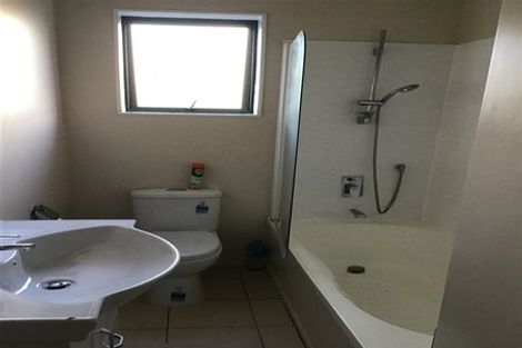 Photo of property in 36 Woodbank Drive, Glen Eden, Auckland, 0602