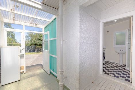 Photo of property in 71 Alma Road, Gonville, Whanganui, 4501